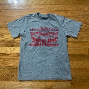 Levi’s Strauss kids t-shirt size medium